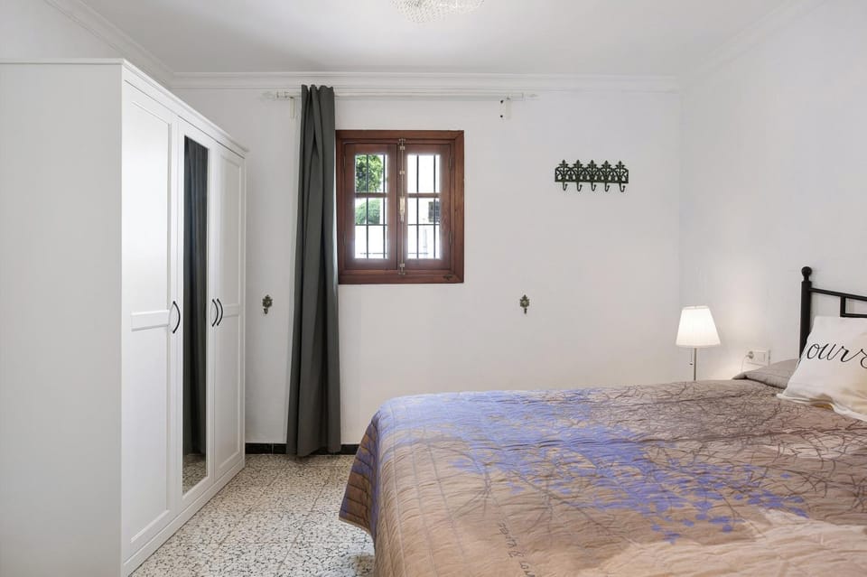 Property building, Living room, Bedroom