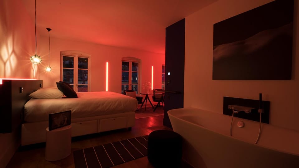 Bed, Photo of the whole room, Bedroom, Bath