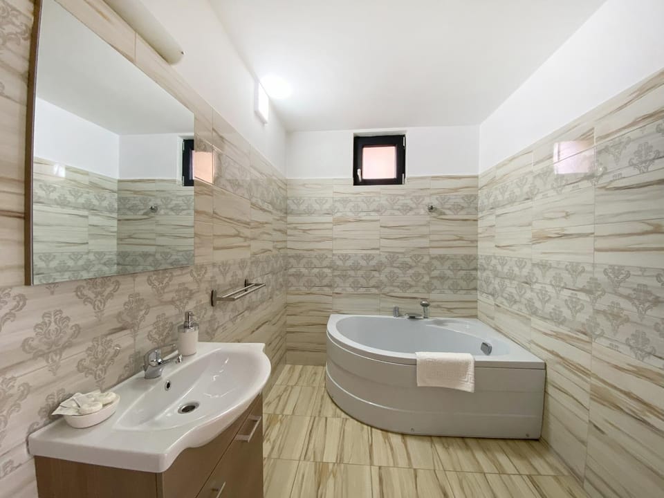 Shower, Bathroom, Bath, towels