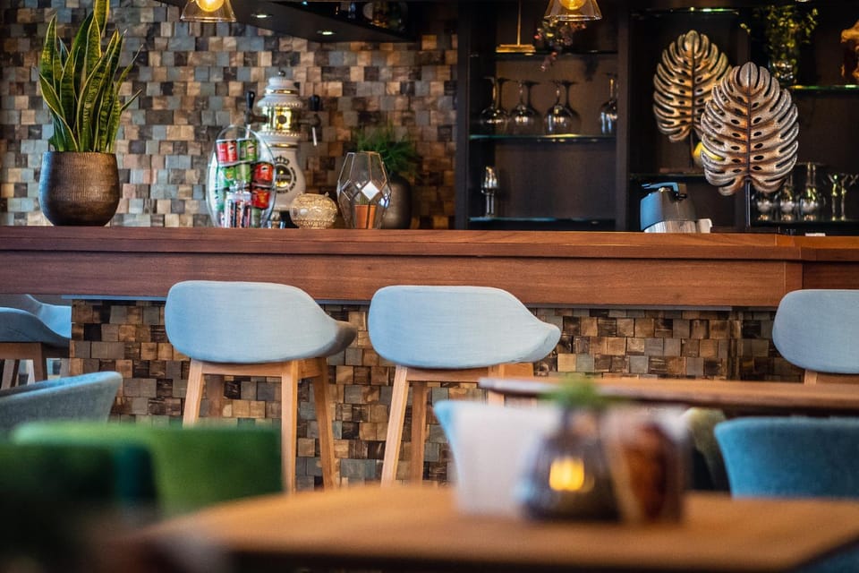 Lounge or bar