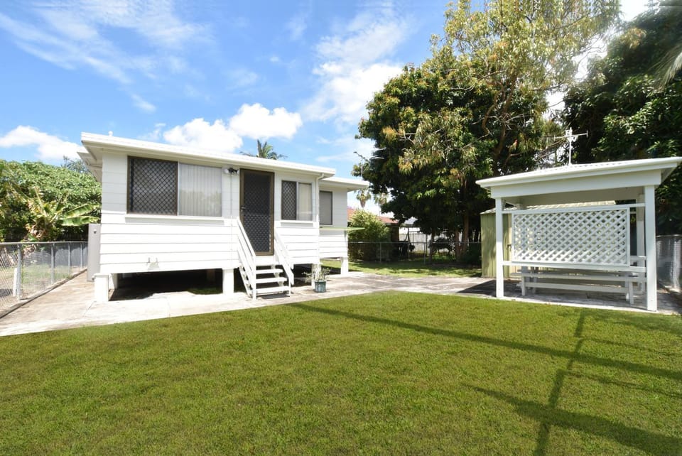Property building, Patio, Garden