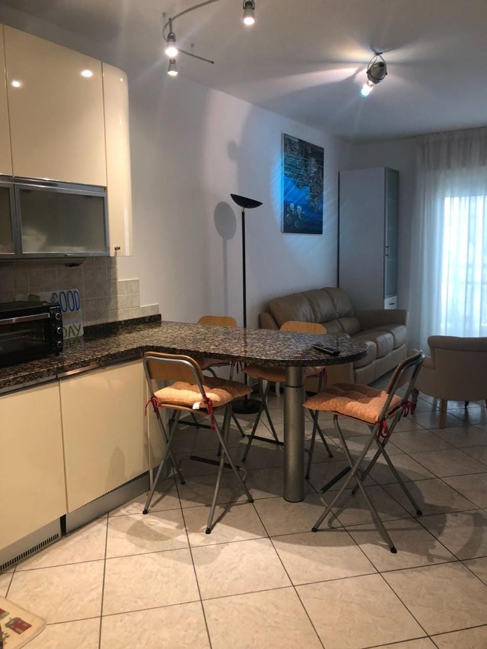 Kitchen or kitchenette, Living room