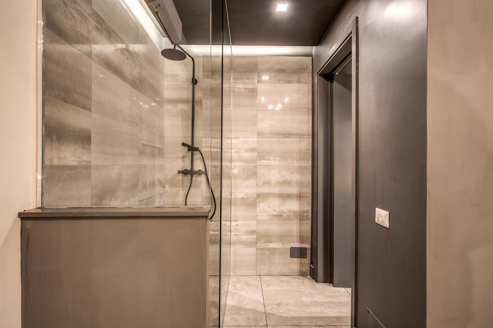 Shower, Bedroom