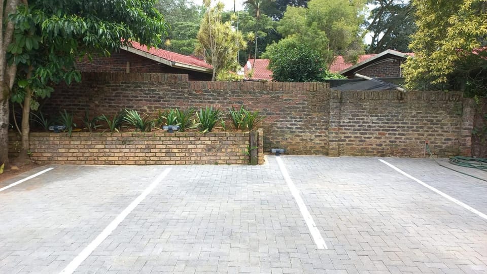Garden view, Inner courtyard view, Parking