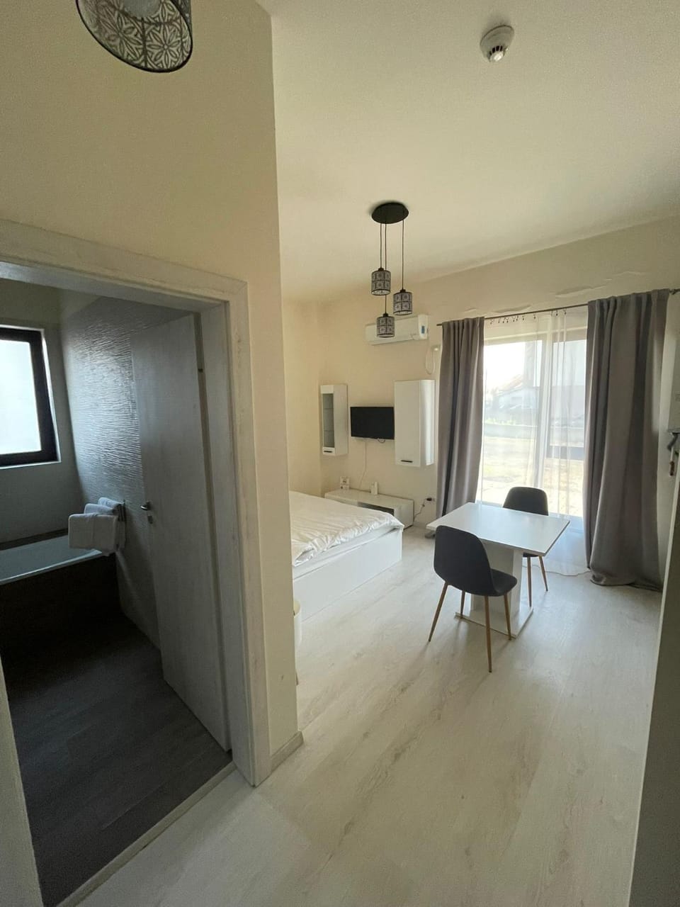 Communal lounge/ TV room, TV and multimedia, Living room, Seating area, Dining area