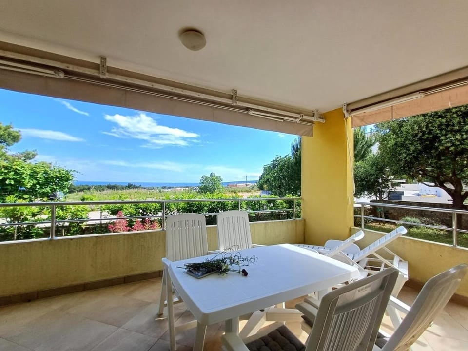 View (from property/room), Balcony/Terrace, Garden view, Sea view