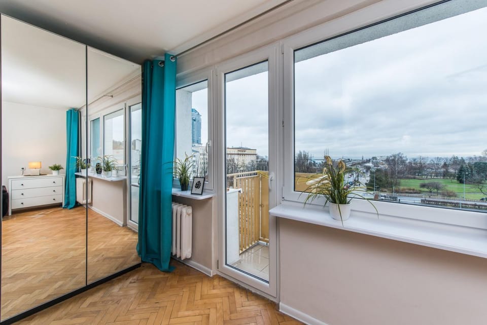 TV and multimedia, Balcony/Terrace, Seating area, Bedroom, City view, Landmark view, Sea view, Quiet street view