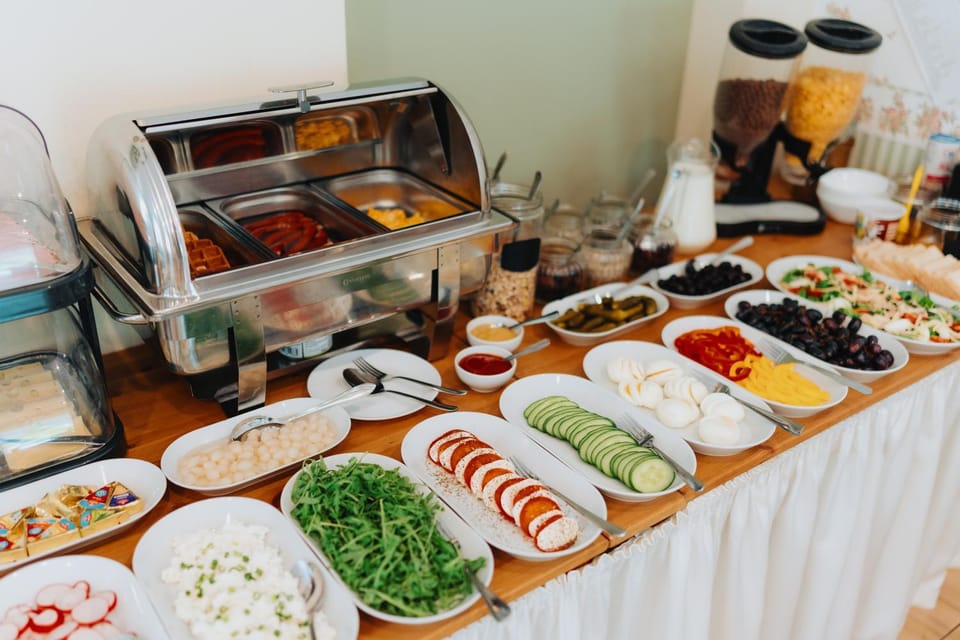 Food and drinks, Food, Buffet breakfast, Lunch, Dinner