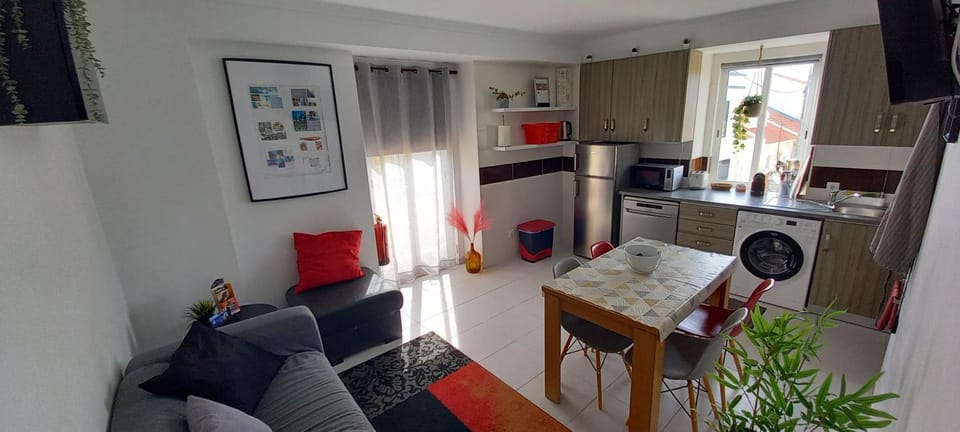 Communal lounge/ TV room, Kitchen or kitchenette, Living room, Seating area, Dining area