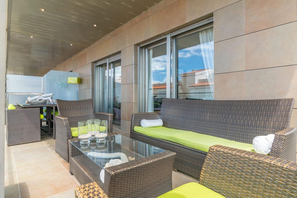 Balcony/Terrace, Photo of the whole room