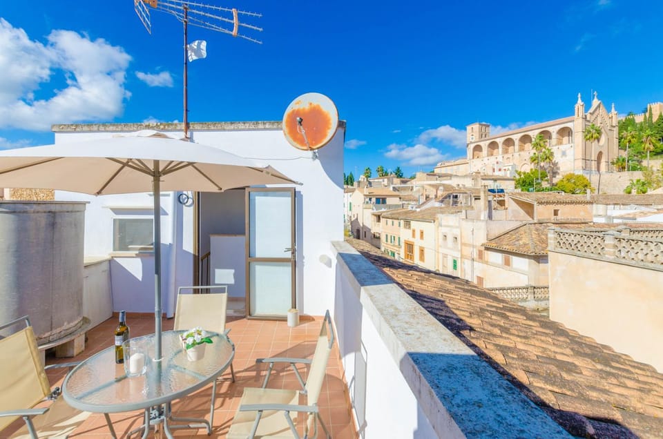 Balcony/Terrace, City view