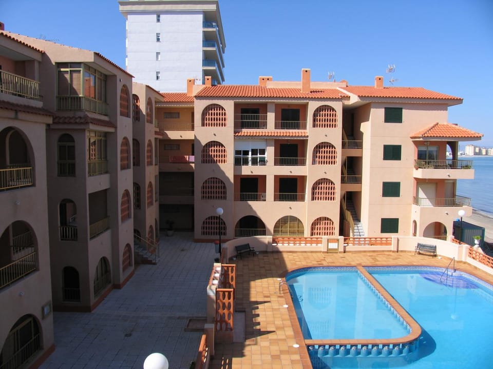 Swimming pool, Swimming pool