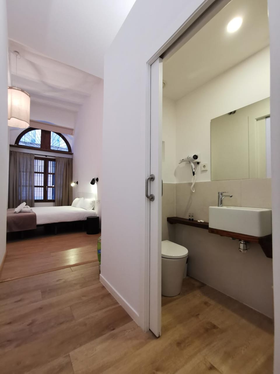 Bathroom, Photo of the whole room