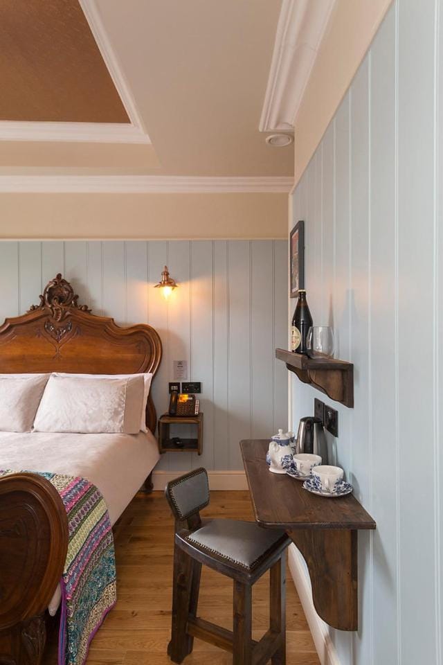 Coffee/tea facilities, Seating area, Bedroom