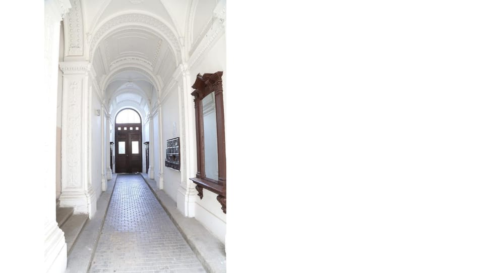 Facade/entrance