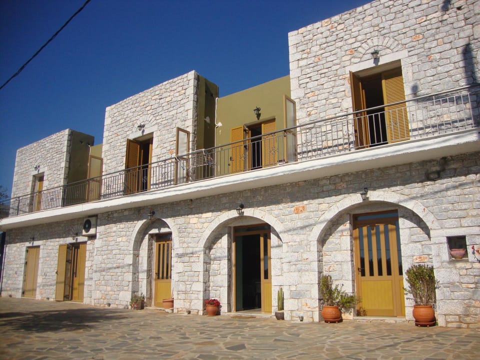 Property building, Day