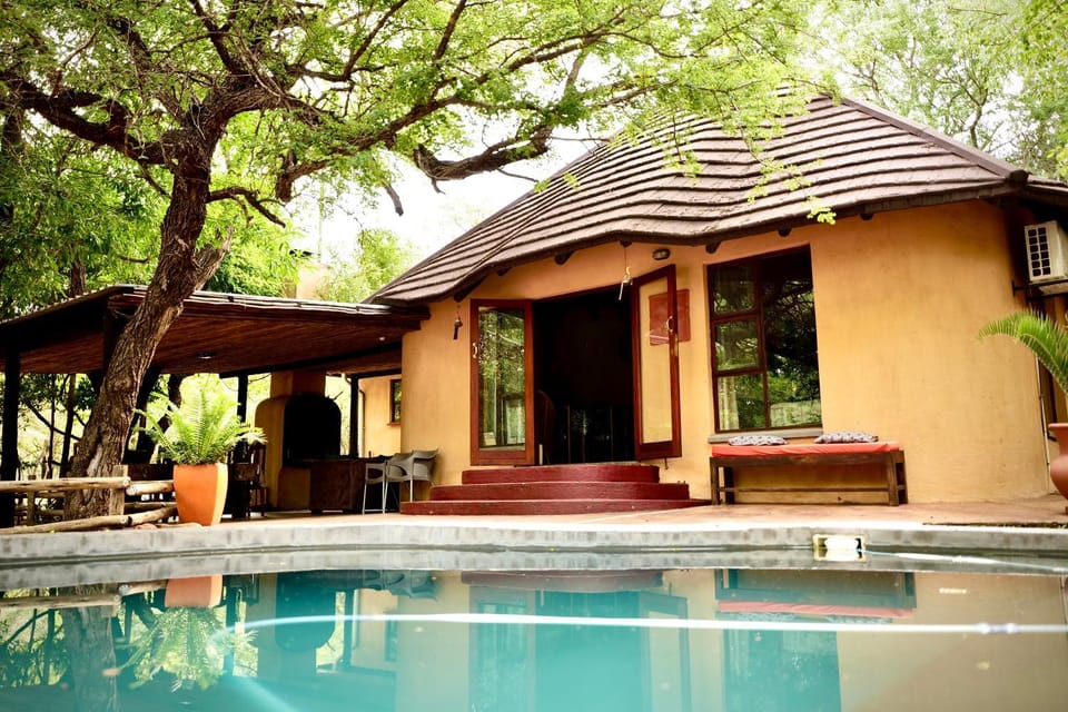 Property building, Garden view, Swimming pool