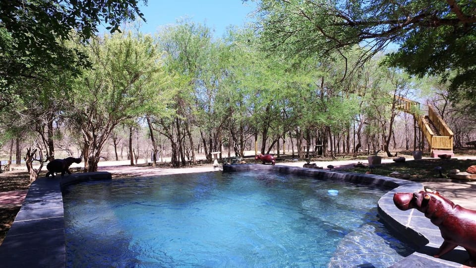View (from property/room), Garden view, Landmark view, Mountain view, Pool view, River view