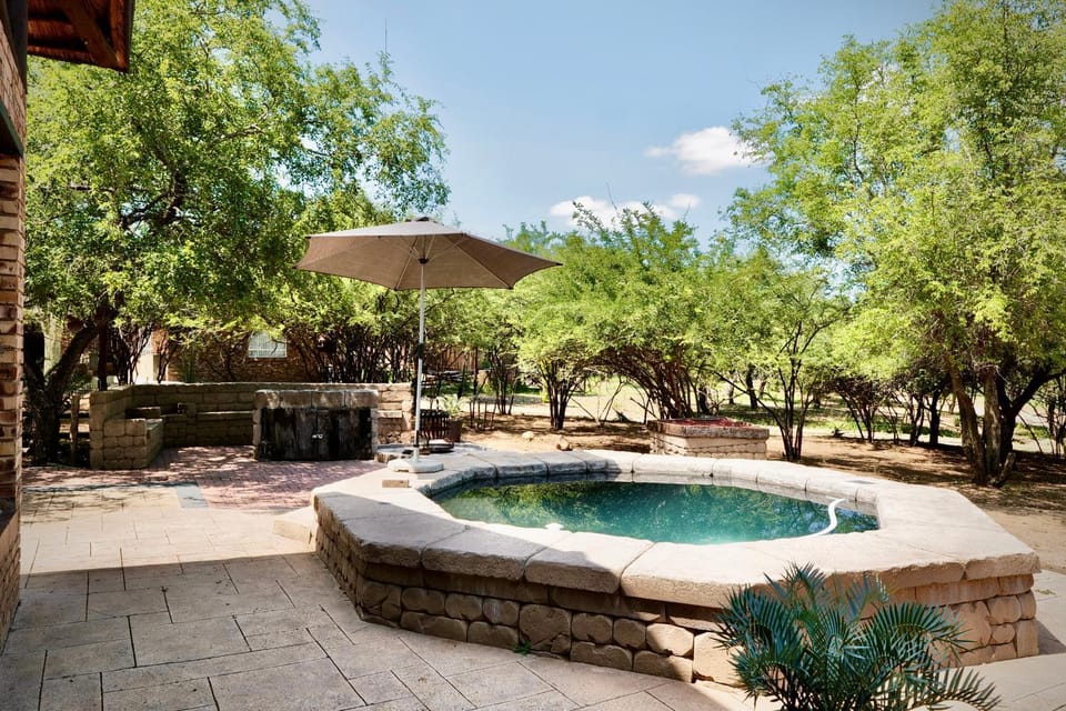 Property building, Garden, Swimming pool