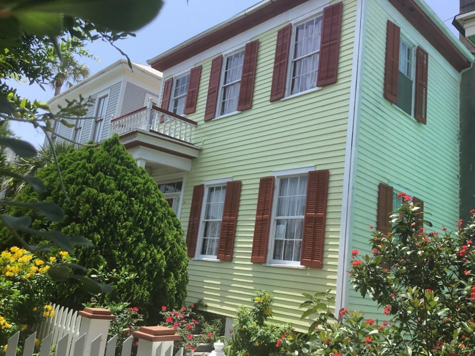 1118 Postoffice Street Apartment in Texas City