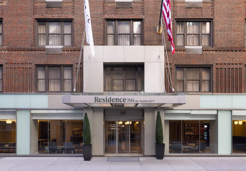 Property building, Facade/entrance