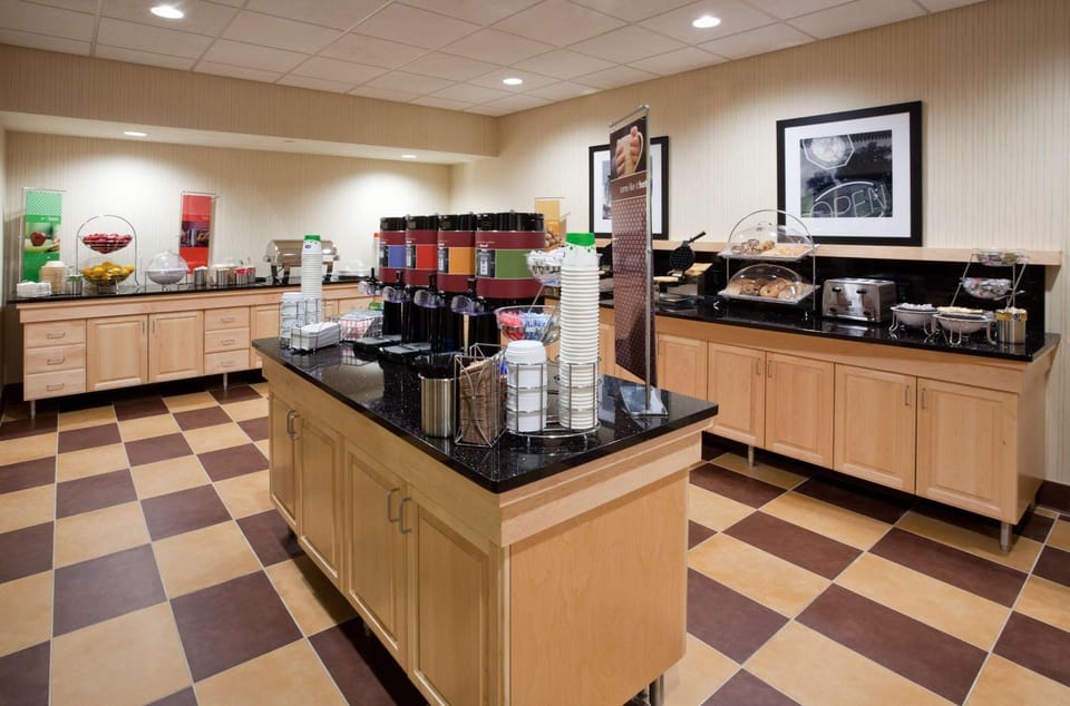 Coffee/tea facilities, Food, Breakfast, Buffet breakfast, toaster