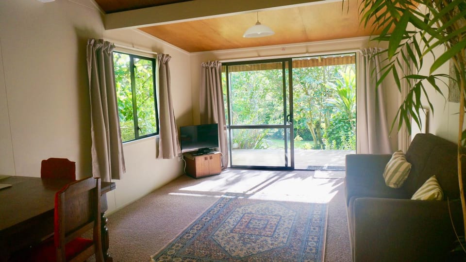 Garden, Living room