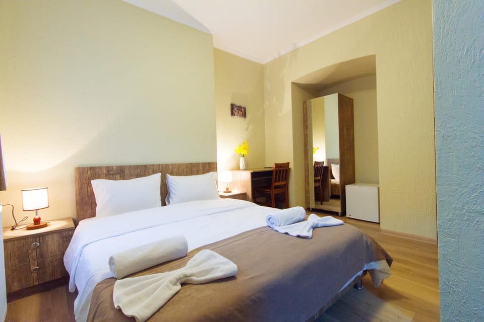 Bed, Photo of the whole room, Decorative detail