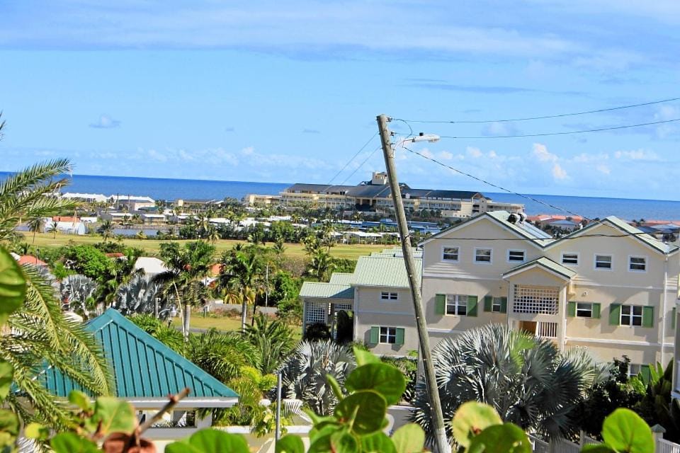 Neighbourhood, Sea view