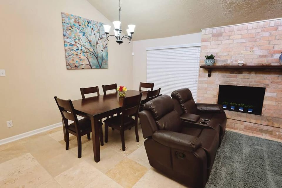 Richmond, Sugarland, Rosenburg, Katy West Houston - Lansdowne House in Houston