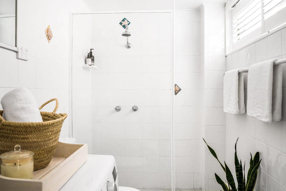 Shower, Bathroom, towels