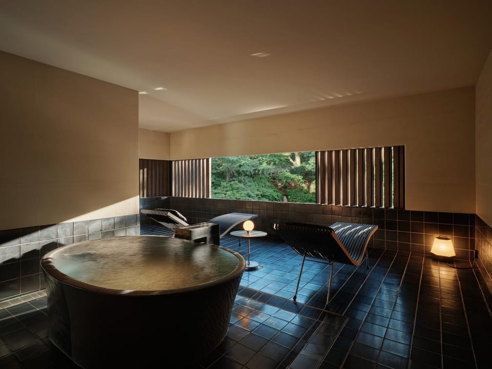 Yamanakaonsen Hanamurasaki Ryokan in Ishikawa Prefecture