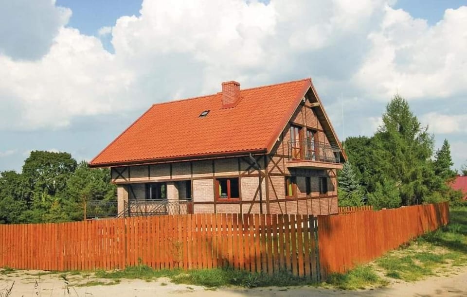 Dom pod klonami House in Poland