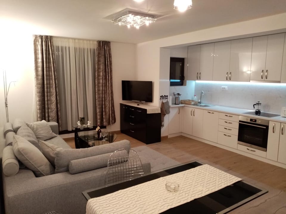 Kitchen or kitchenette, Living room, Seating area, Dining area, Garden view, Mountain view, Family