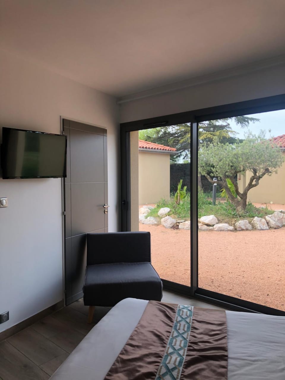 Logis Hotels - Hotel Restaurant l Enclos Motel in Occitanie