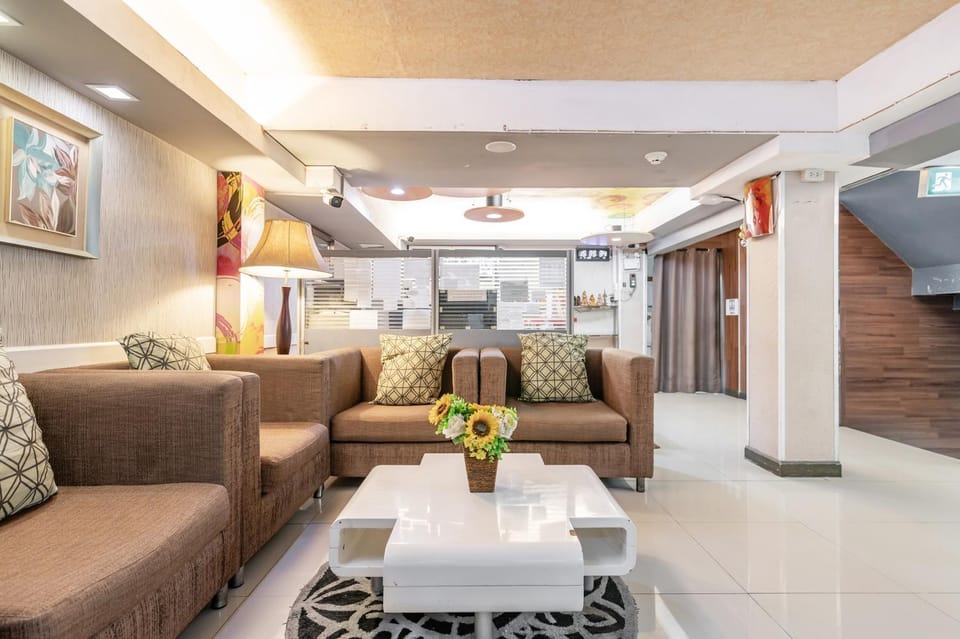 The Richy Place Guest House Bed and Breakfast in Bangkok