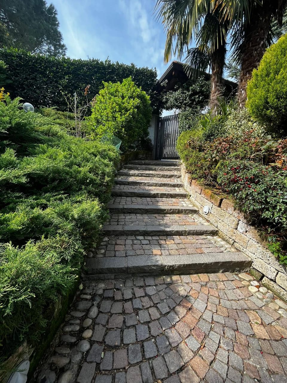 Property building, Day, Garden, Garden view