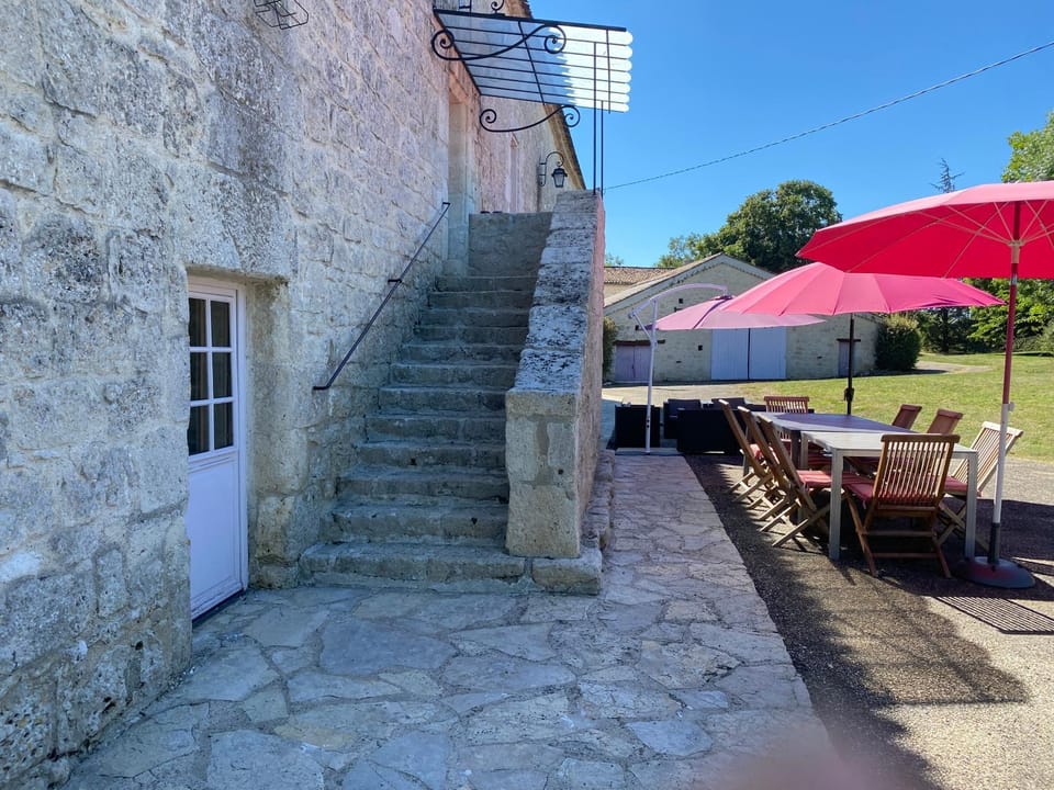 Gîte La Maison du Bonheur House in Nouvelle-Aquitaine