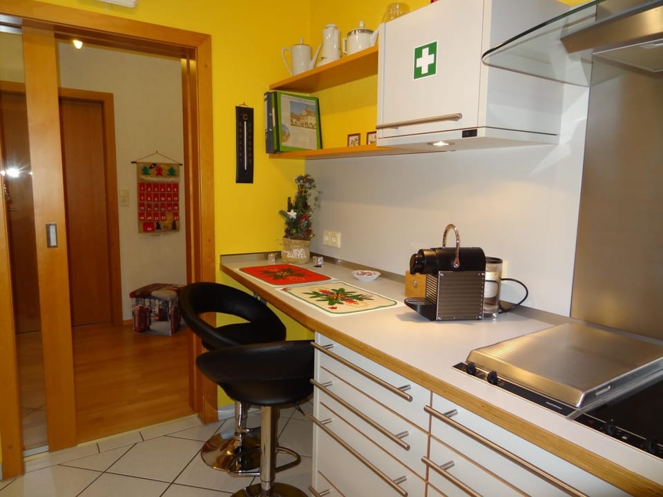 Kitchen or kitchenette, Communal kitchen