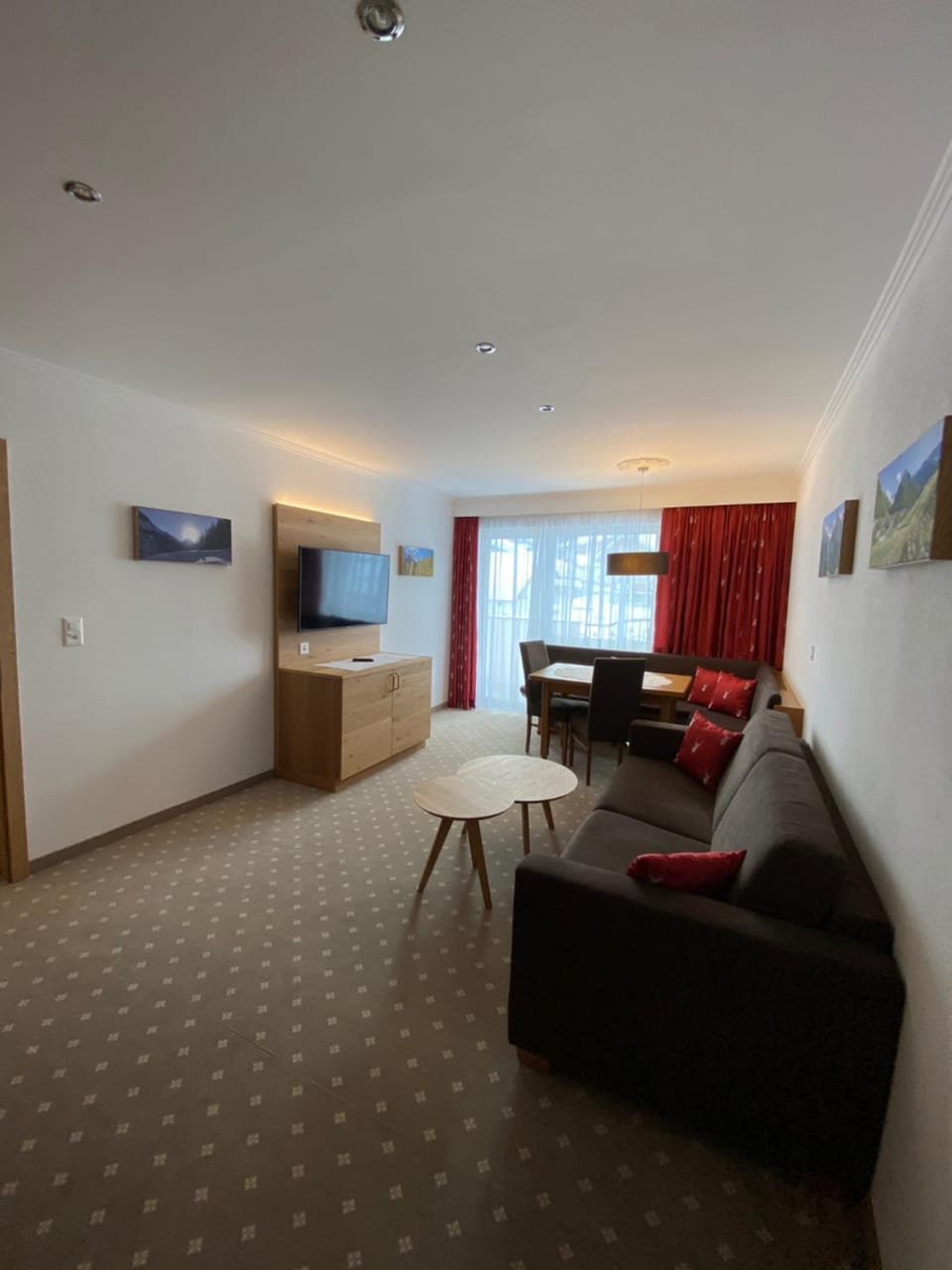Living room, Seating area, Bedroom, Mountain view