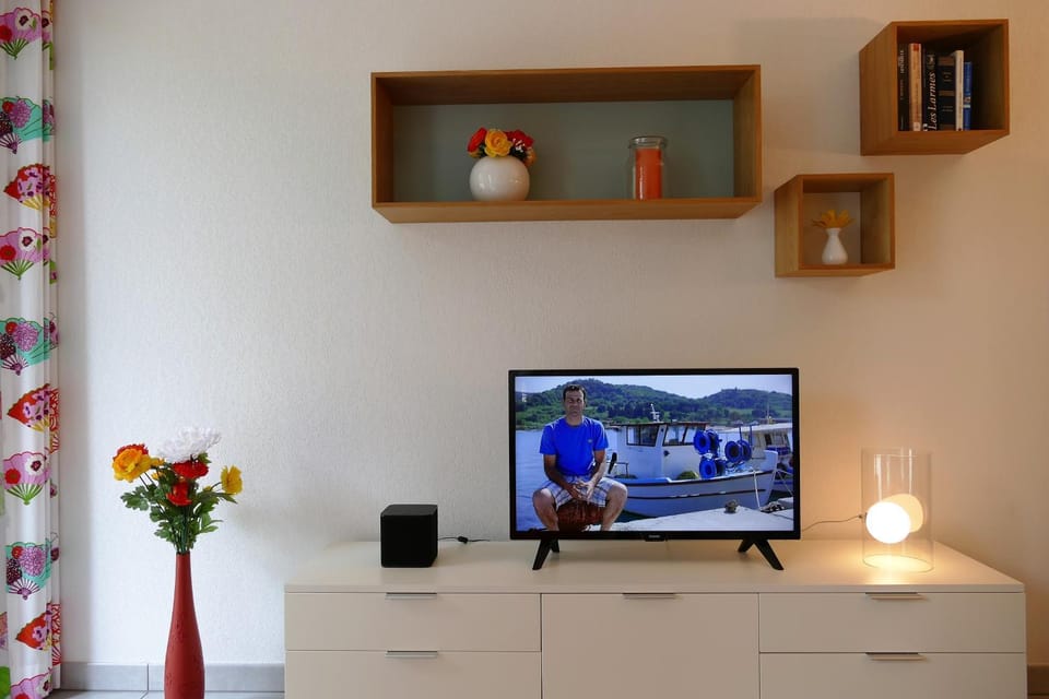 Library, TV and multimedia, Living room