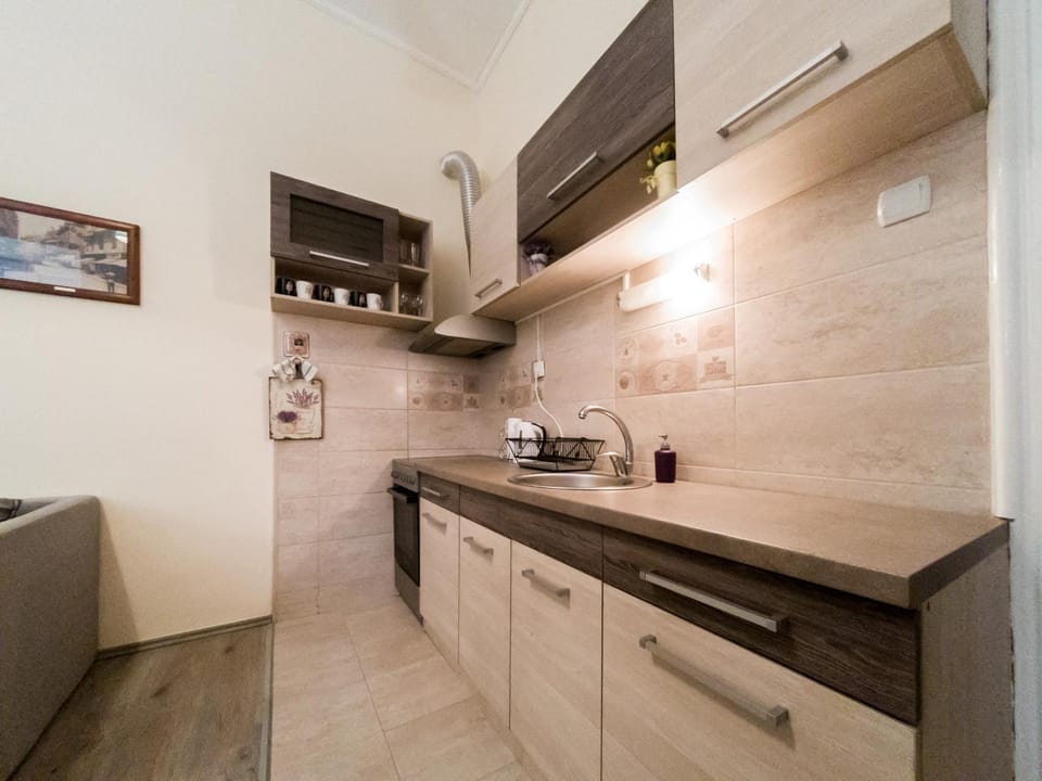 Coffee/tea facilities, Kitchen or kitchenette, Dining area