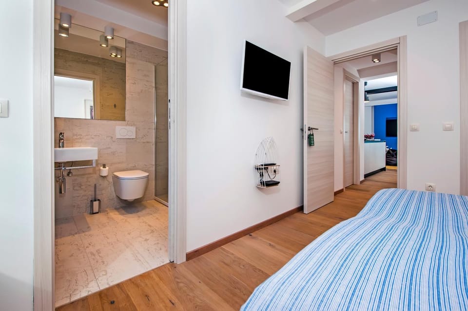 Bathroom, Bedroom