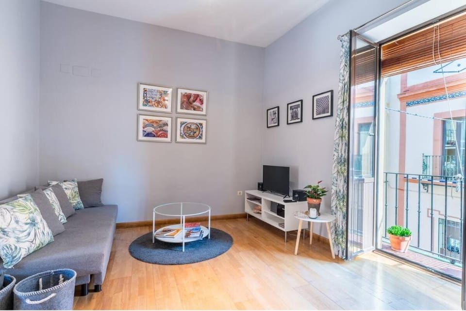 TV and multimedia, Balcony/Terrace, Living room, Quiet street view