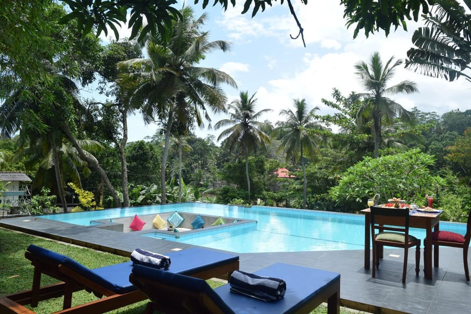 Restaurant/places to eat, Swimming pool, Breakfast