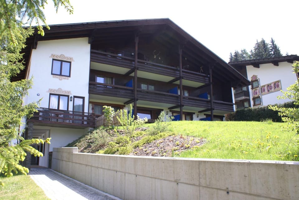 Property building, Day, Garden