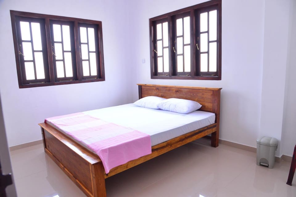 Roshan's Guest House Bed and Breakfast in Hikkaduwa