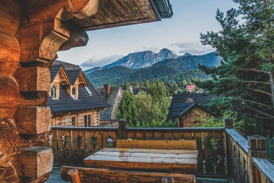 Balcony/Terrace, Mountain view