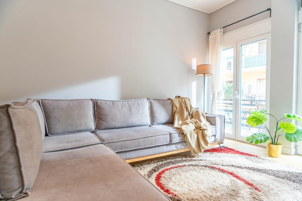 Pame Rentals - 2BD & 2BA Home, 4 Min to Acropolis Apartment in Athens