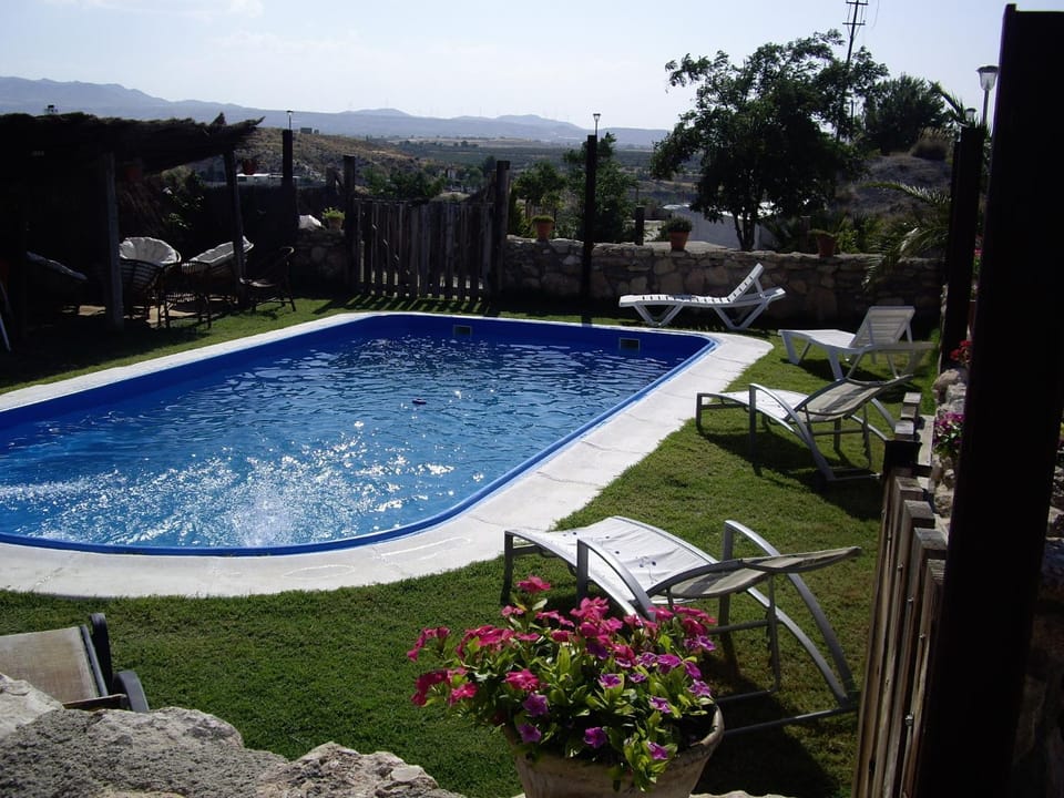 Swimming pool, Swimming pool
